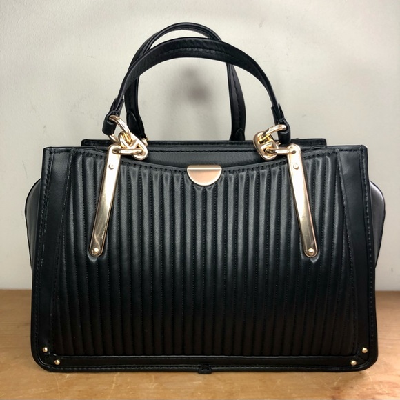 S⭕️LD‼️Coach Dreamer With Quilting And Rivets Gold/Black - Picture 2 of 12